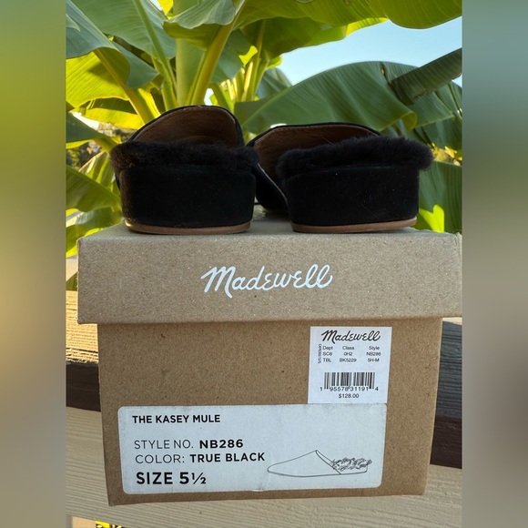 Madewell Black Fur-Lined Slippers - Picture 4 of 4